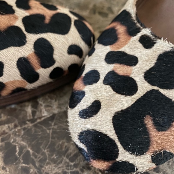 BCBG cowhide pumps. Like new. - Picture 5 of 5